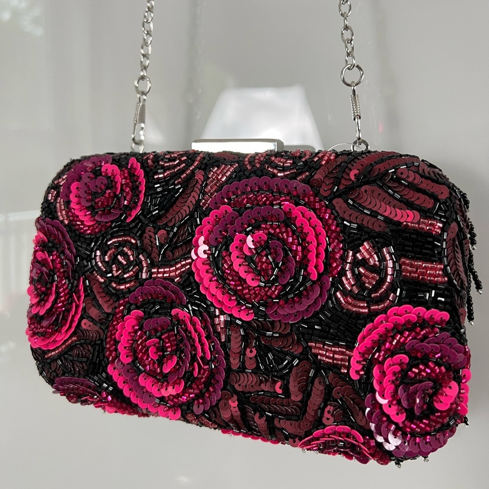 Elegant Floral Sequin Clutch